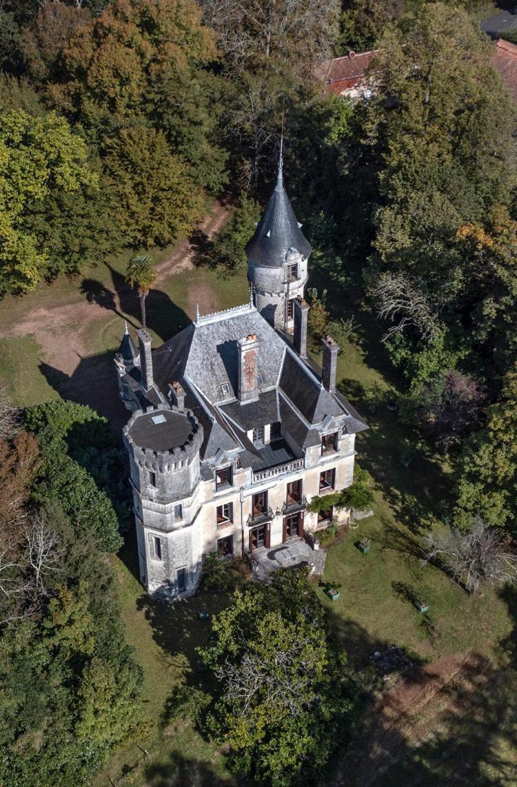 Bed and Breakfast Chateau De Puymoger Javerlhac-et-la-Chapelle-Saint-Robert Exteriér fotografie